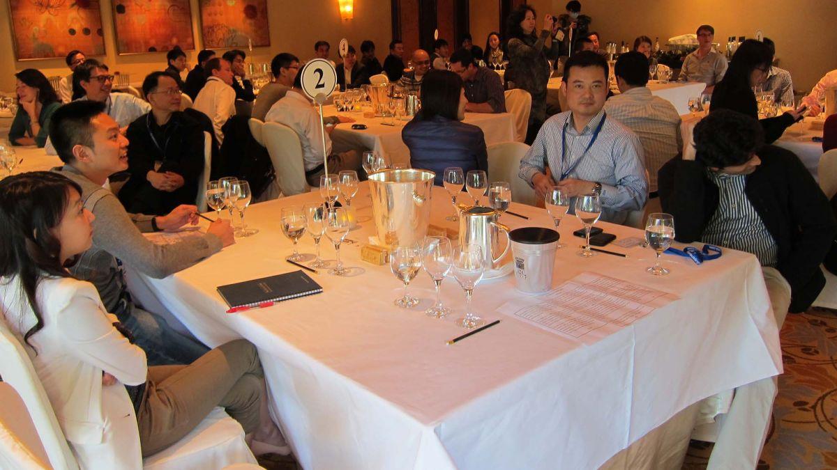 employees enjoying a corporate dinner event 2015
