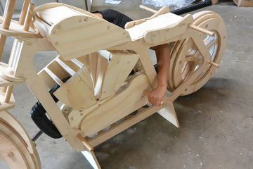 construct a wooden harley