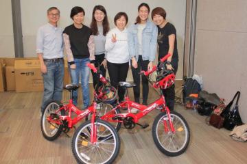 employees collaborate to build bikes for kids 2011